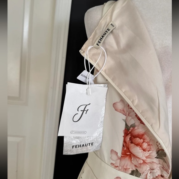 NWT Fehaute Yellow Floral Buckle Regular Fit Jumpsuit With Pockets size 8 - Picture 11 of 12